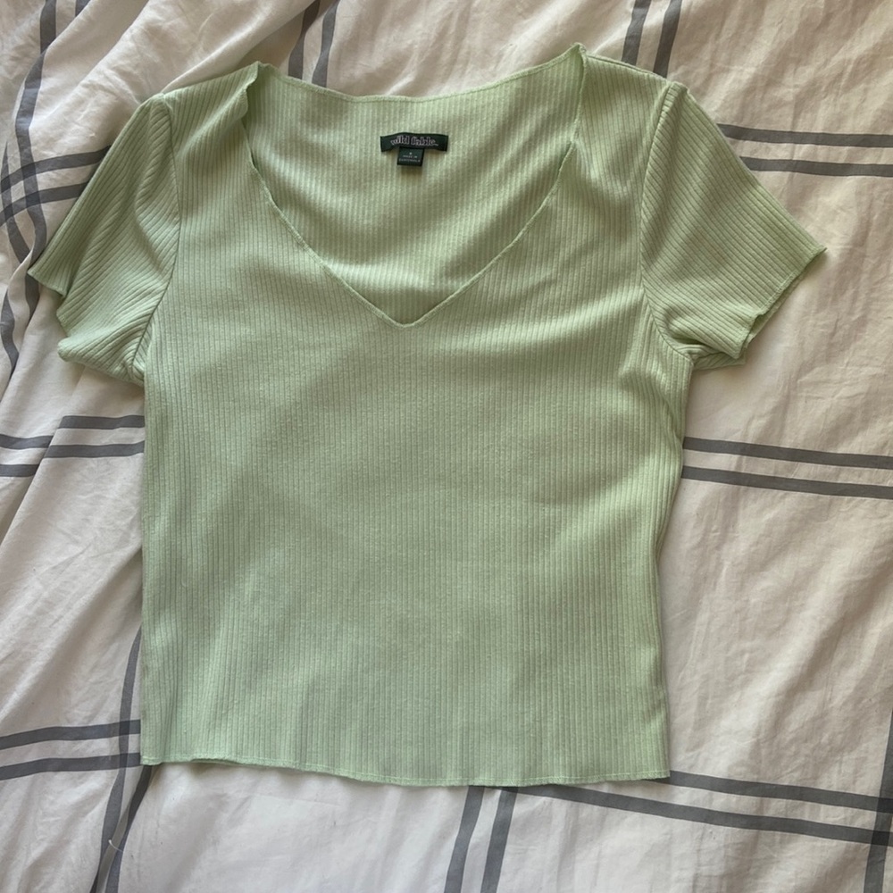 Wild fable lime green cropped tee with ribbed texture size small only wore once!